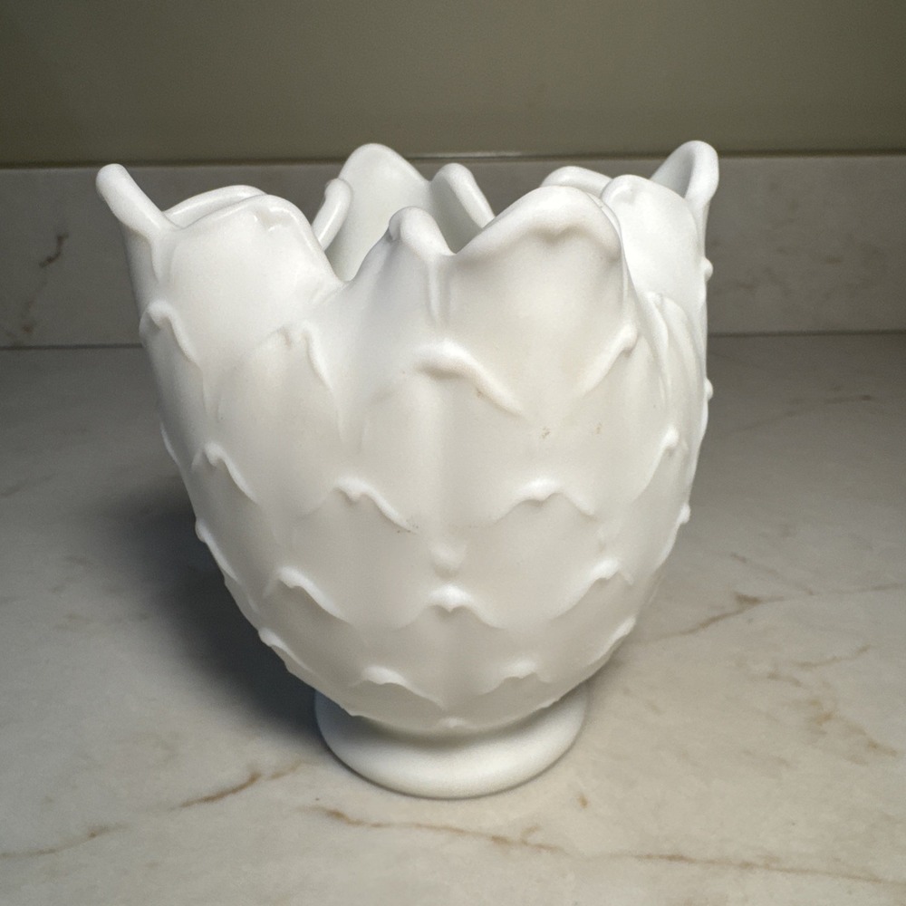 Vintage Imperial White Artichoke Vase In Doeskin‎ Finish